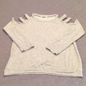 Andree by Unit Medium Cutout Top Gray
